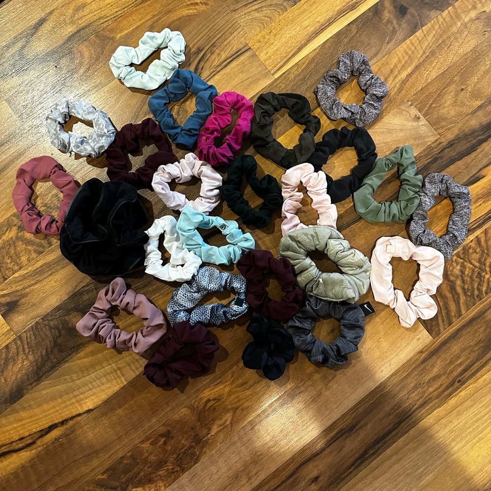 Lululemon scrunchie lot